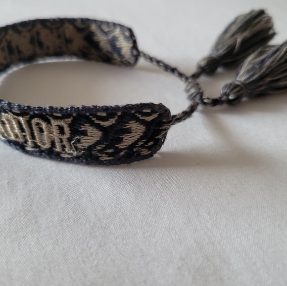 Reposh - Picture 3 of 4